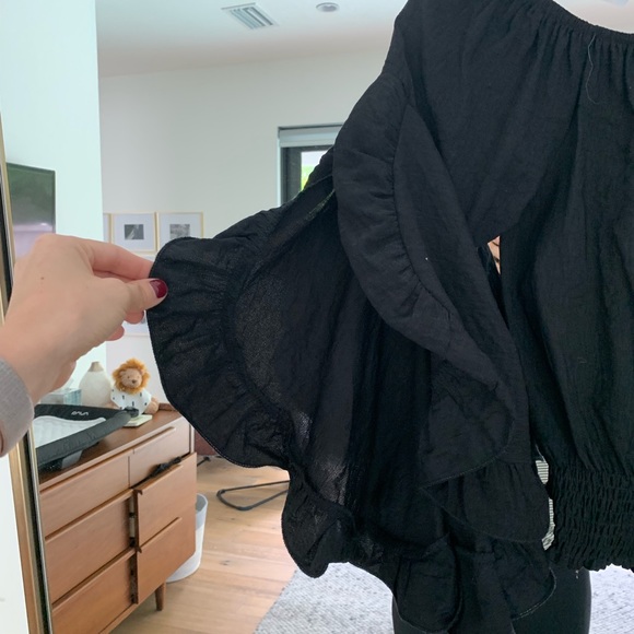 Black crop top off the shoulder with sleeves- SM - Picture 2 of 2